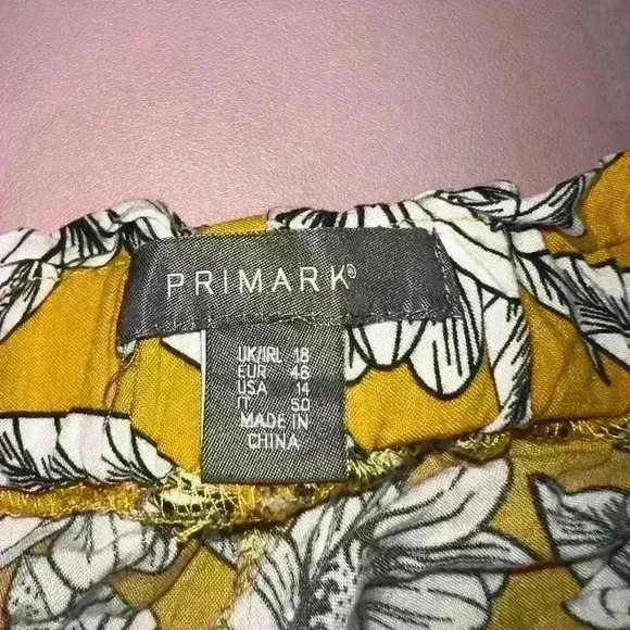 Floral Flowy Light Weight Short with Drawstring Detail - Picture 4 of 4